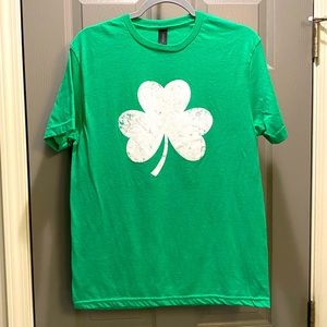 Lucky Clover St.Patrick’s Day T-shirt! Unisex SZ M